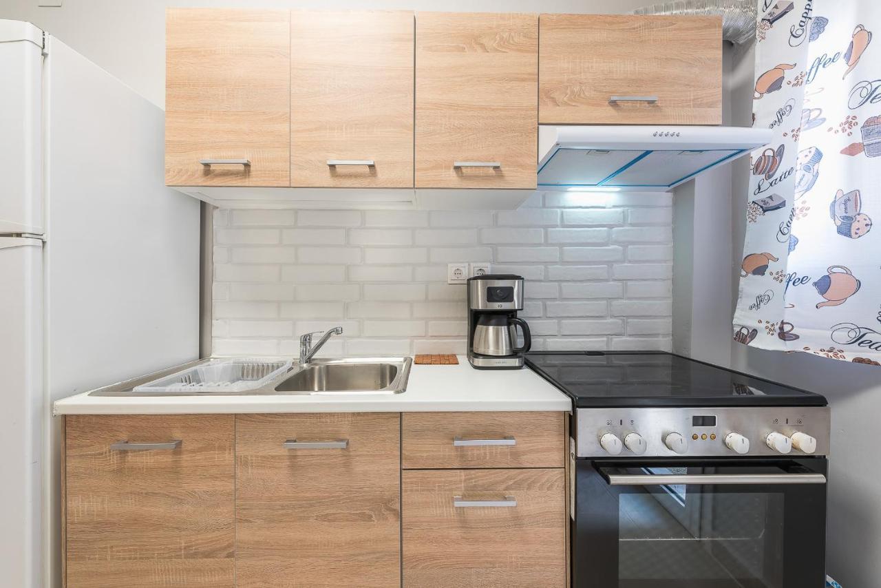 Modern City Apartment By Cloudkeys Athens Exterior photo